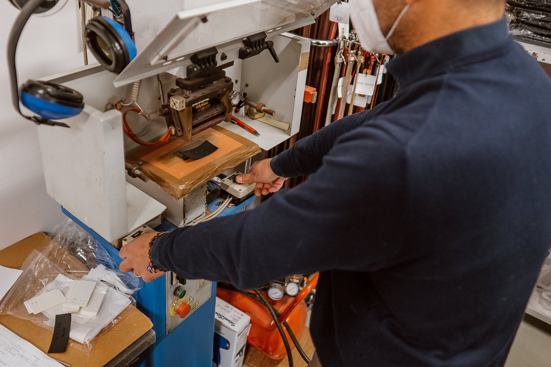 Handbags Factory - Pozzuoli, Italy