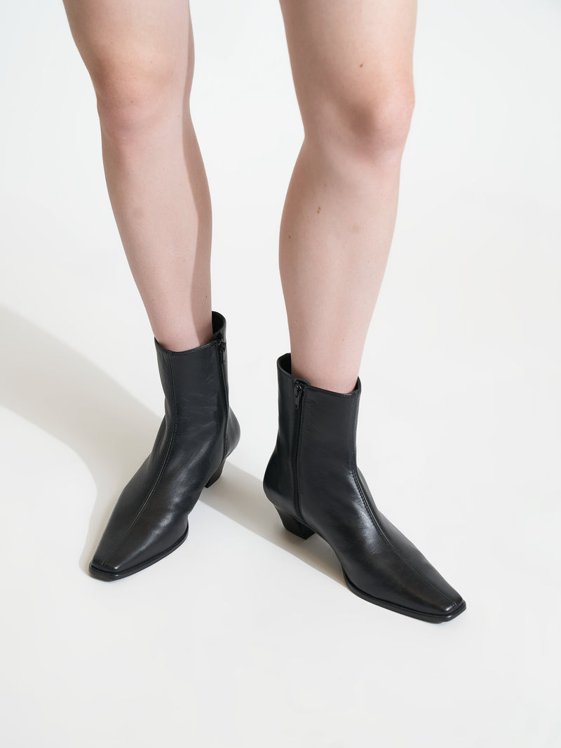 Melilla Black Boot