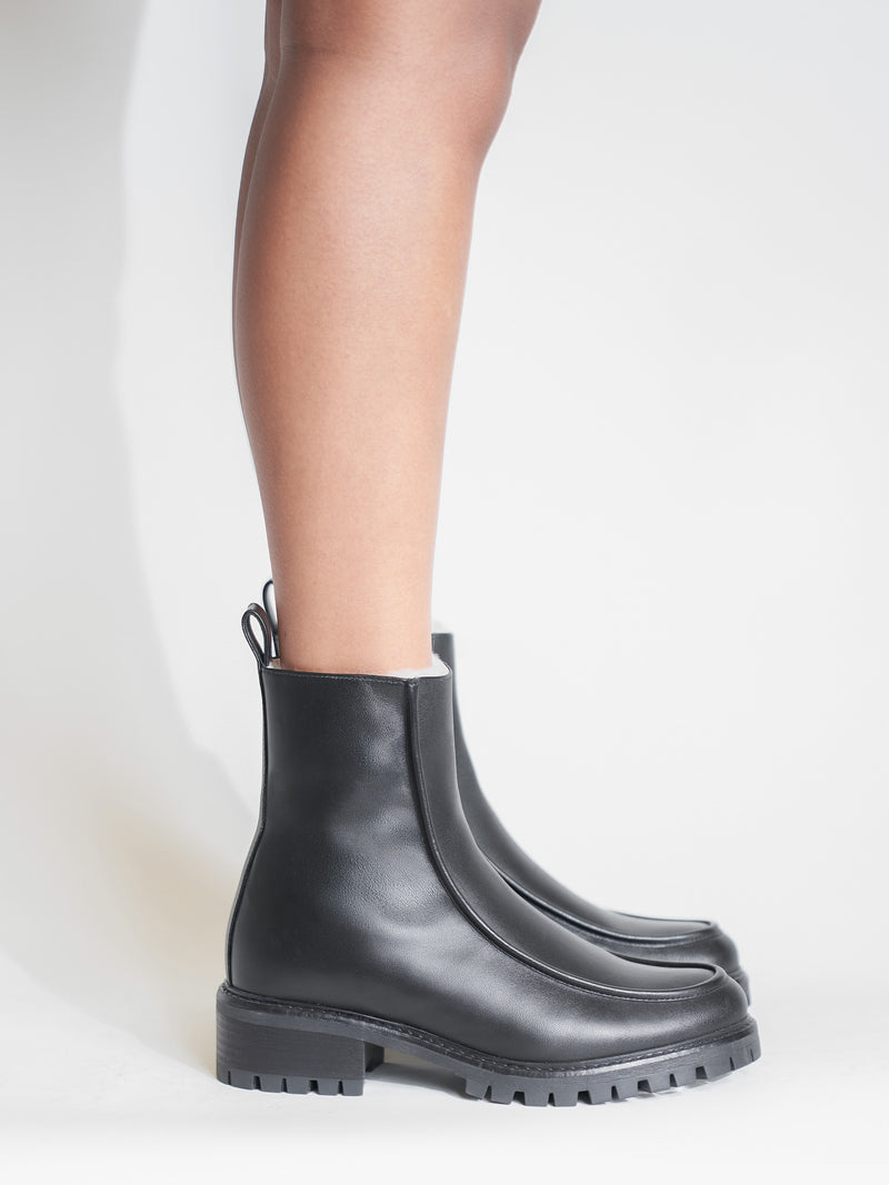 Vigo Black Lined Boot