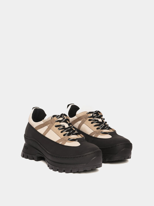 Beja beige combo sneaker with Vibram anti-slip outsole and rubber trim, front view.