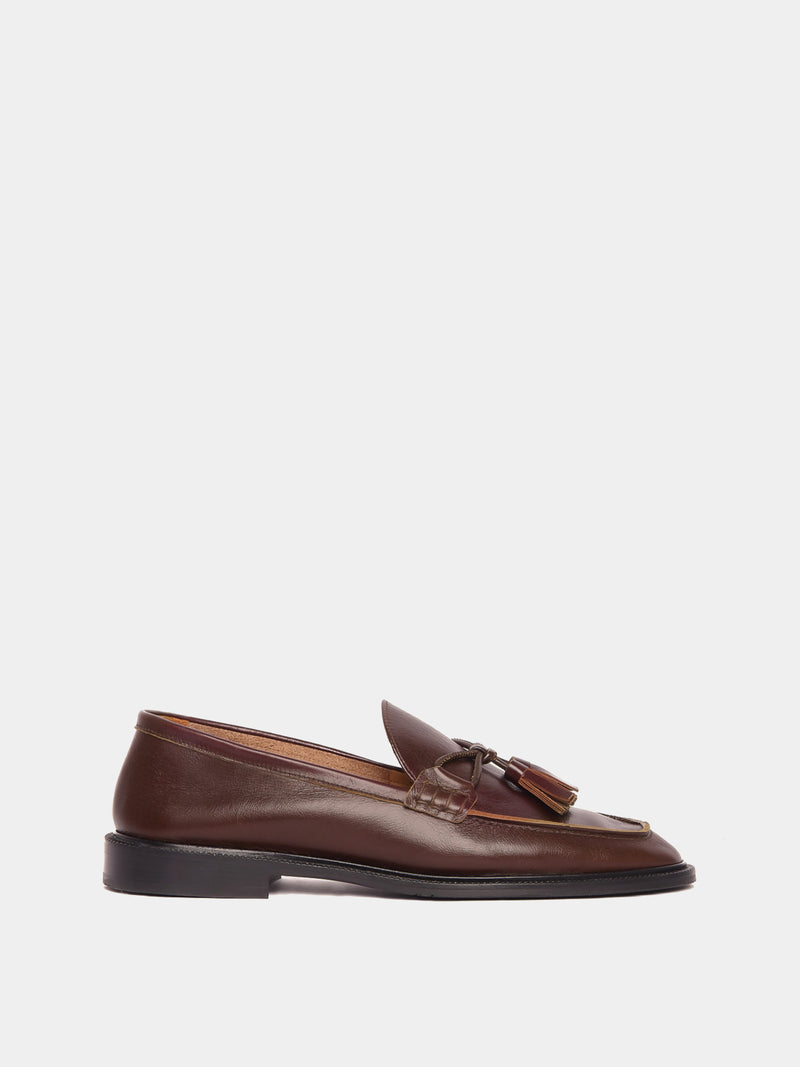 Brown tassel leather loafer