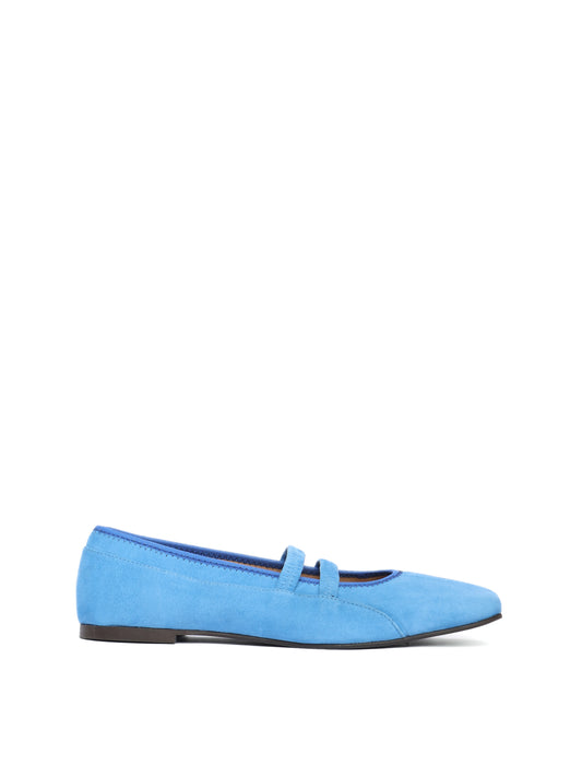 Square toe ballet flat with two elastic straps on the vamp and stitching detailing all over, in a soft blue suede.