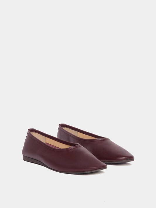 Ballerina flats made of plum leather
