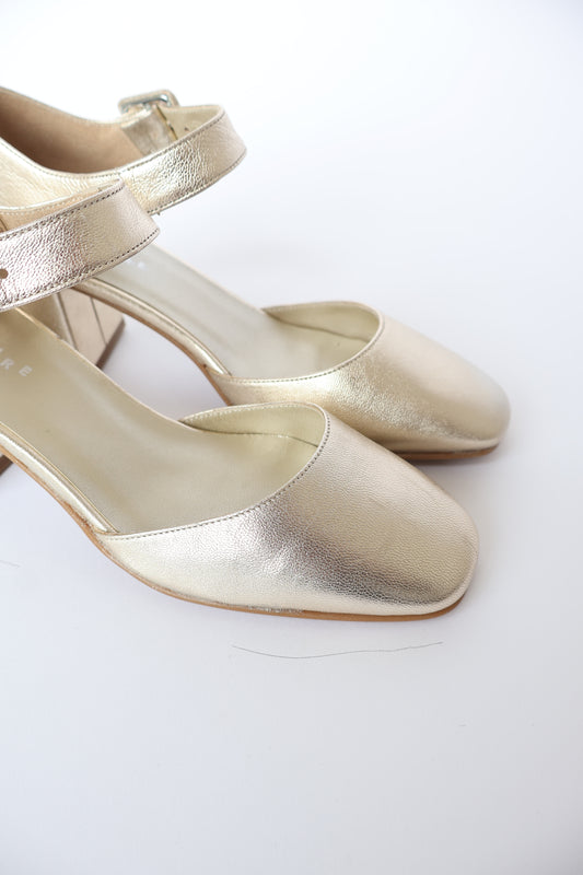 Floor Model Marbella Gold 35