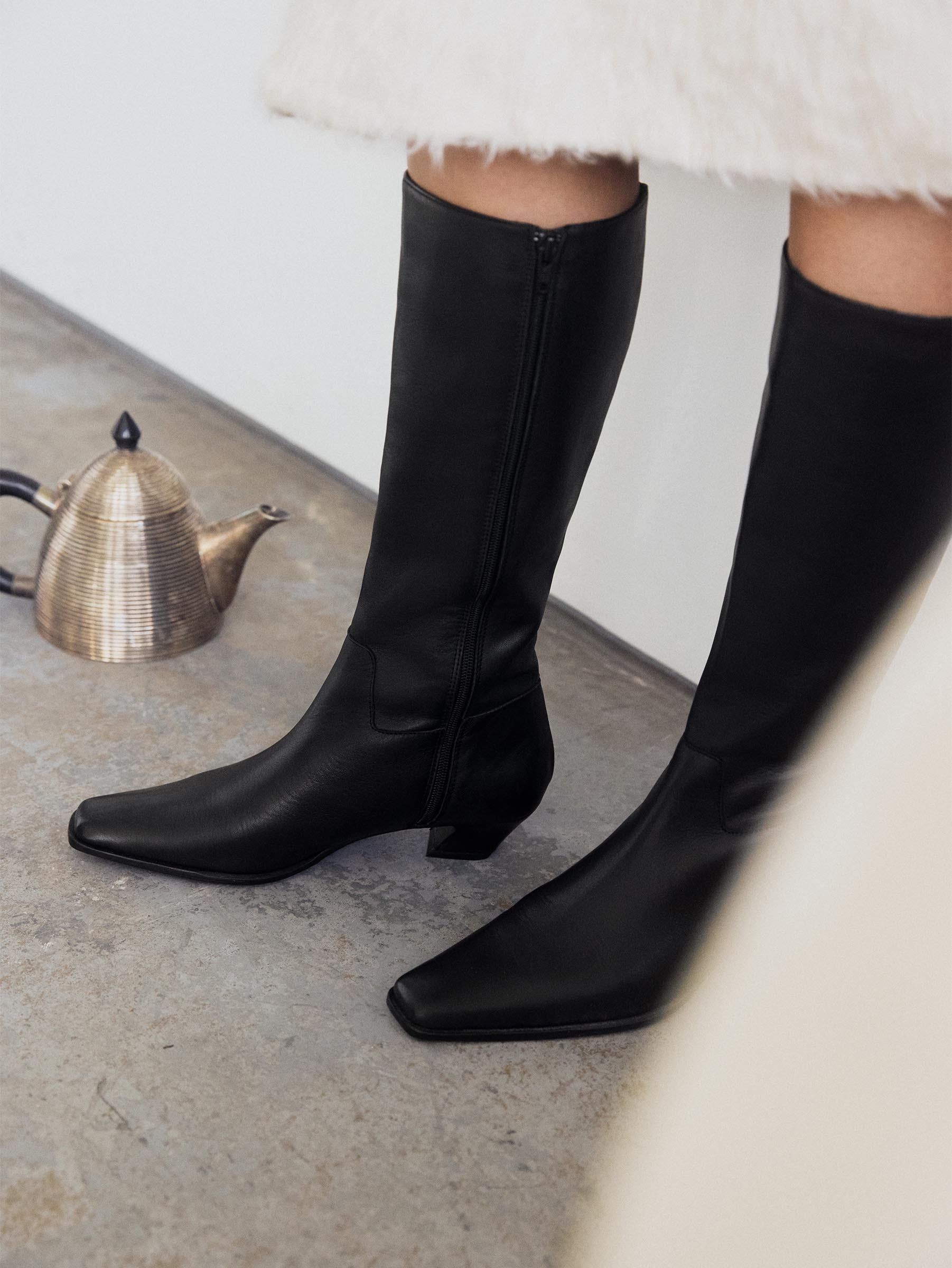 Elda Black Boot