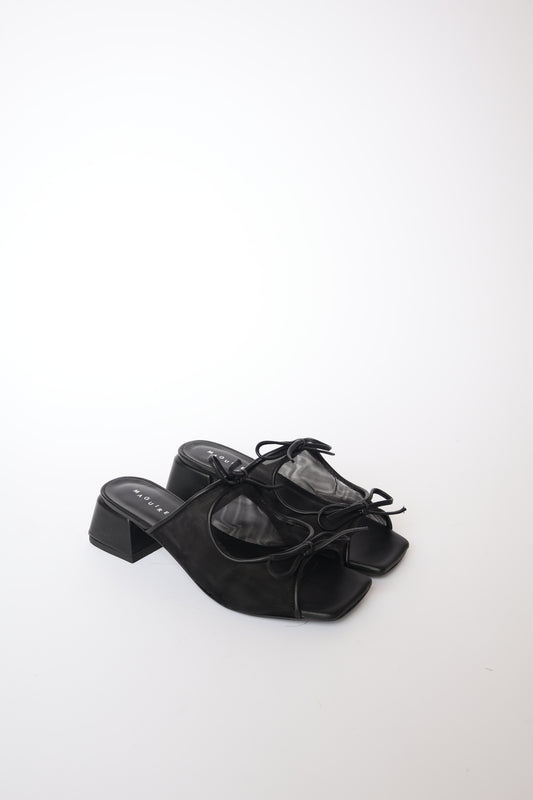 Second Hand Curia Black 36