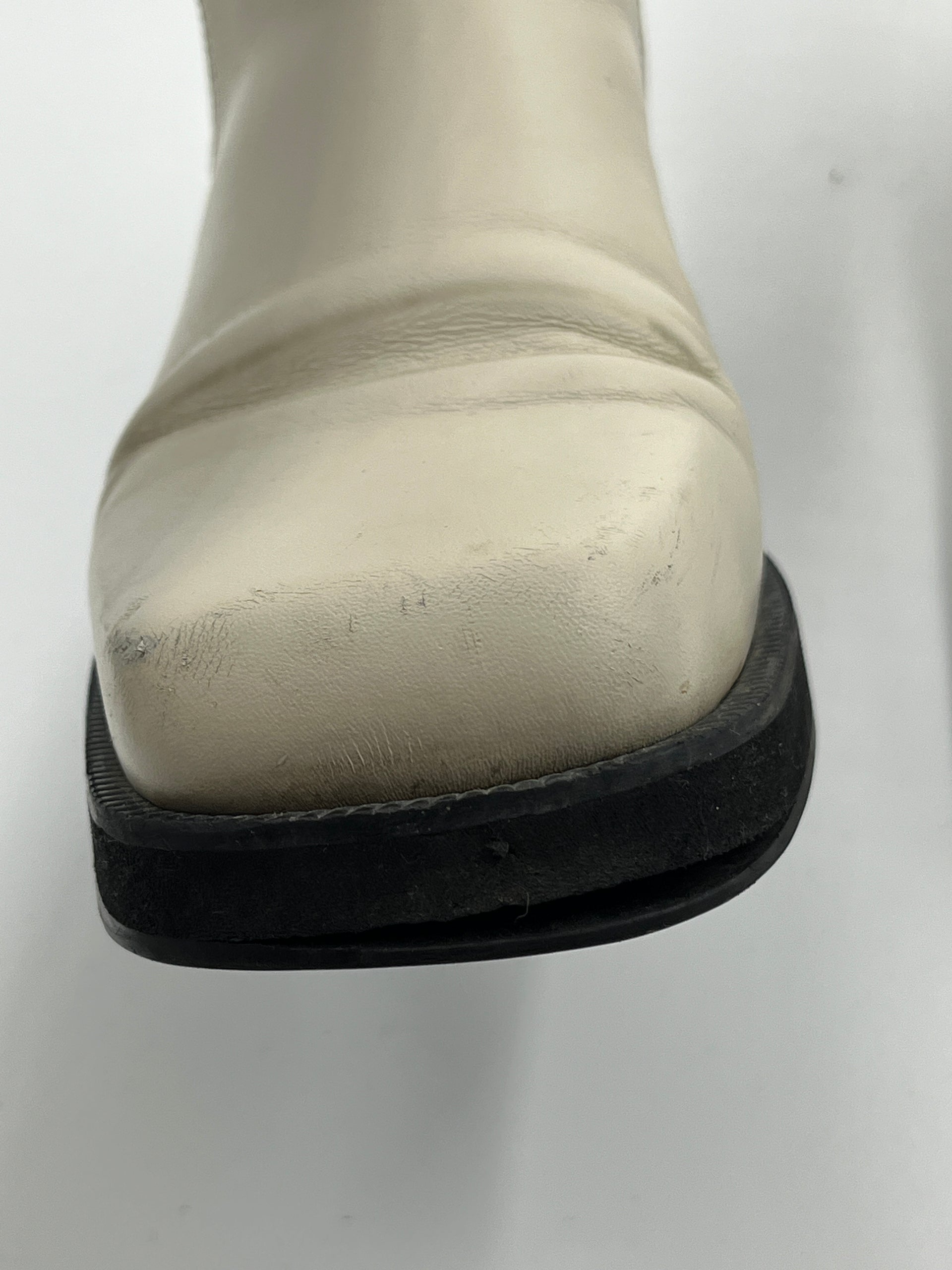 Second Hand Mora Cream Boot 38